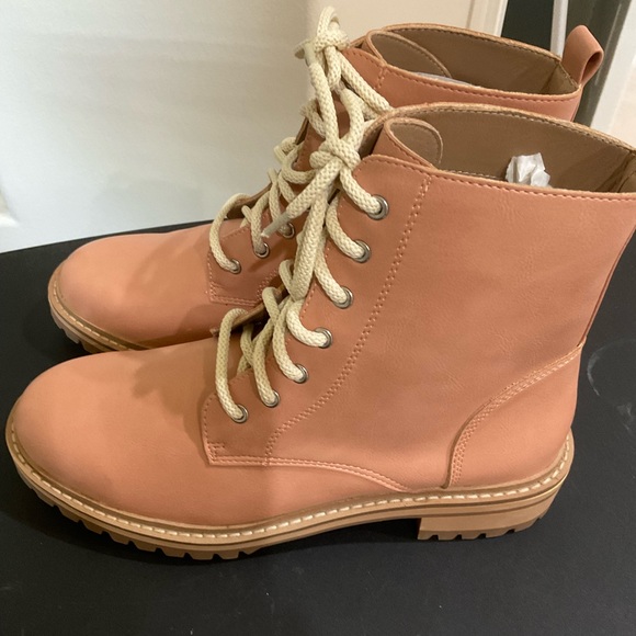 Boots - Picture 2 of 3